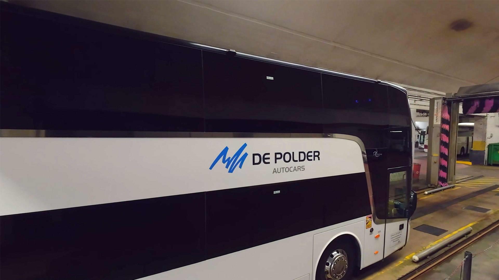 Efficiënte schoonmaak van bussen bij De Polder - Nettoyage efficace des autocars chez De Polder