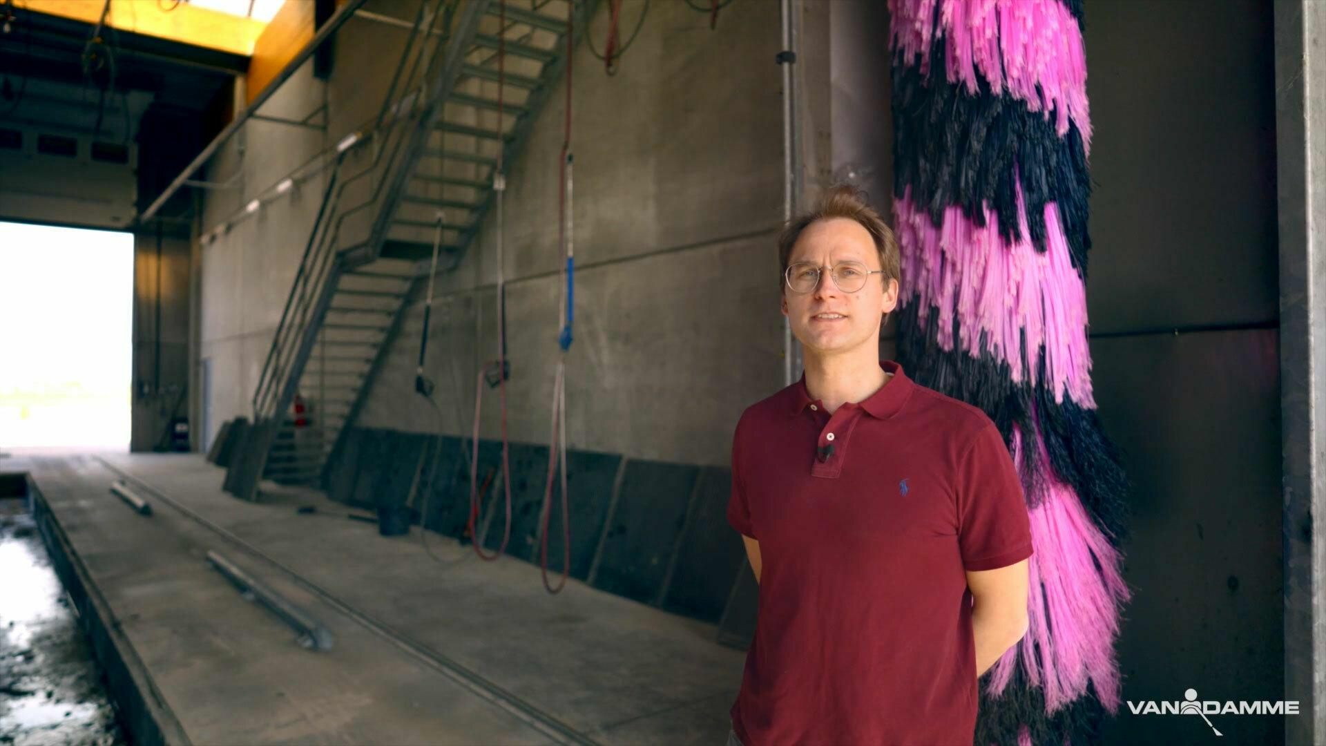 Geautomatiseerde wasstraat bij Ribotrans - Installation de lavage automatisée chez Ribotrans