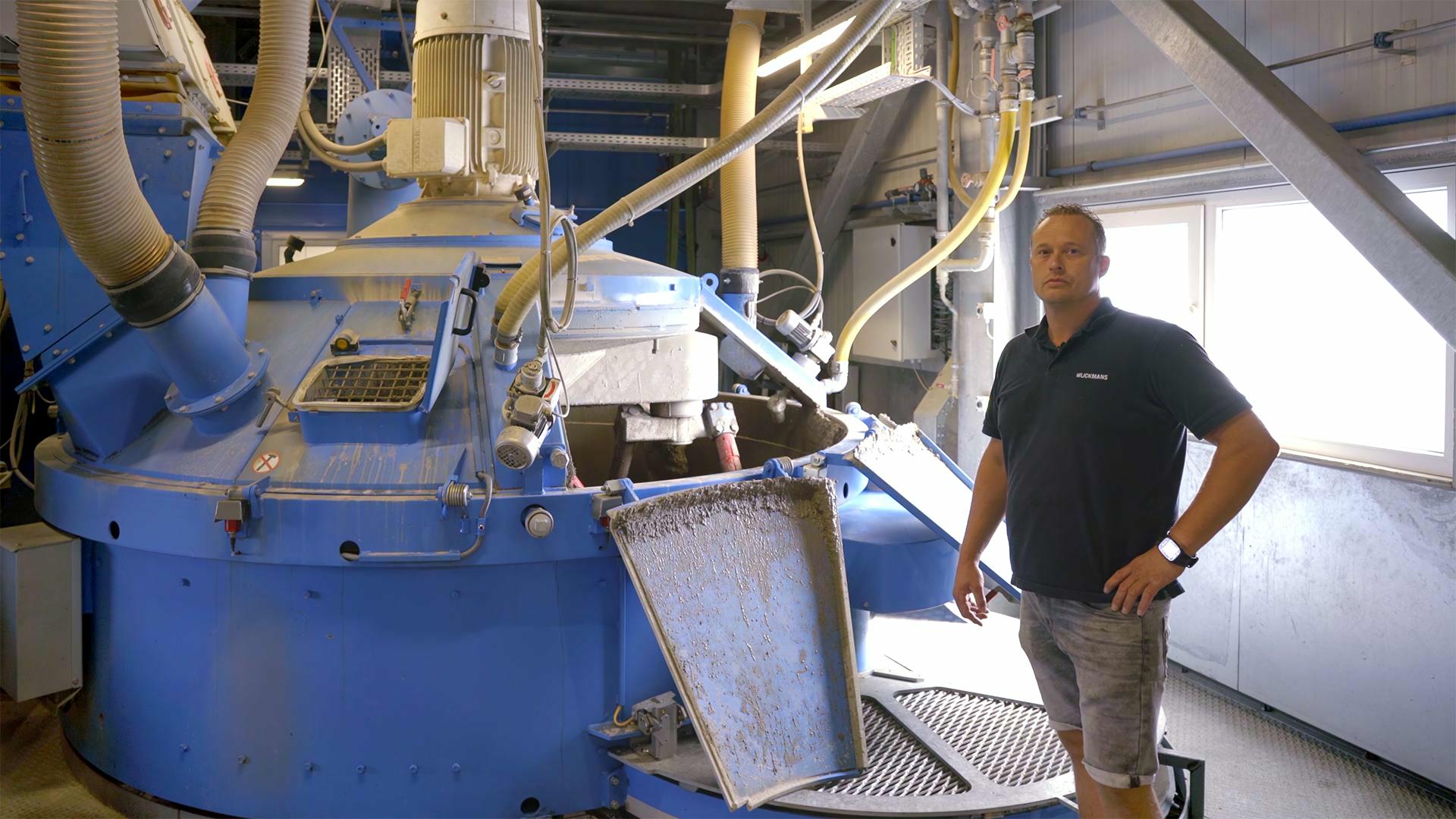 Automatische reiniging van betonmixers bij Aluso - Nettoyage automatique des malaxeurs chez Aluso