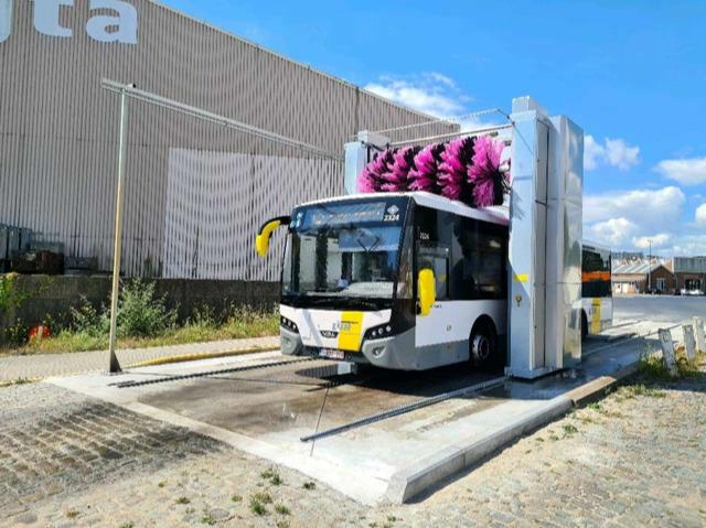 Truckwash bussen - Portique de lavage autocars